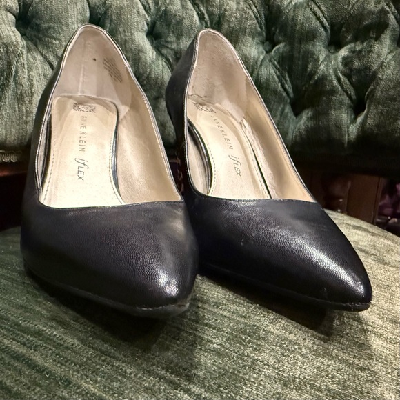 Anne Klein iFlex Pumps, with Leopard Print Heels (10) - Picture 4 of 9